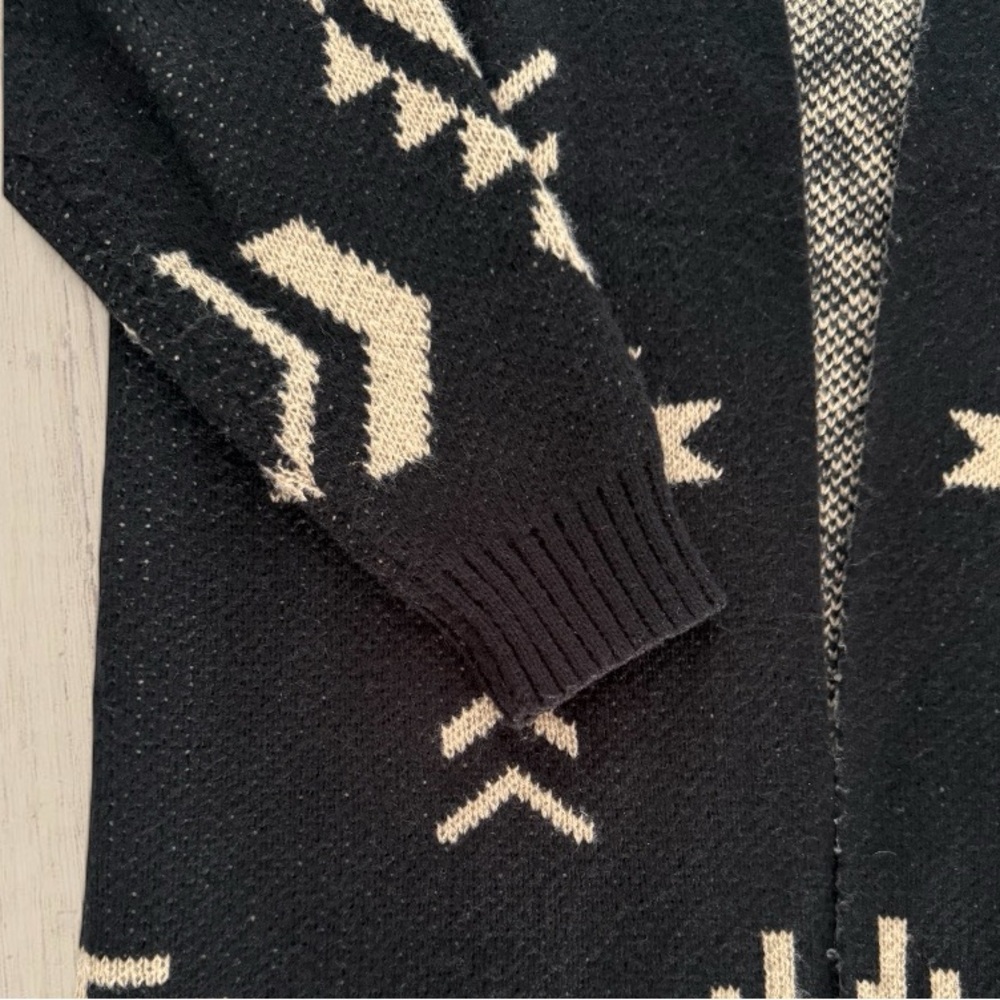 Black and Tan Cardigan - Picture 6 of 6